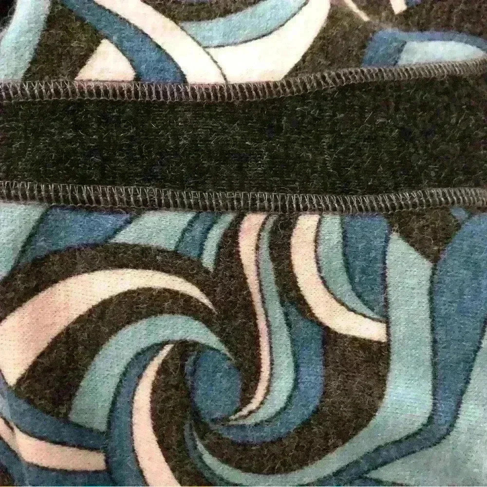 Retro  pattern warm top, 🇨🇦 Canadian Designer KarKass - Picture 6 of 7